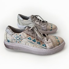 Scarpe sneakers stringate