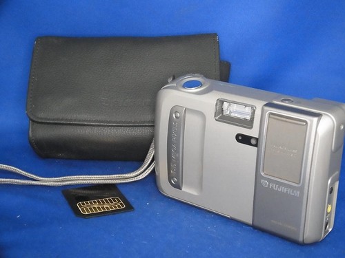 Fotocamera digitale compatta