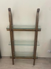 Libreria da vecchia slitta con mensole in vetro