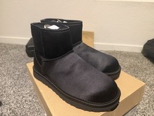 UGGW CLASSIC MINISATIN1094985
