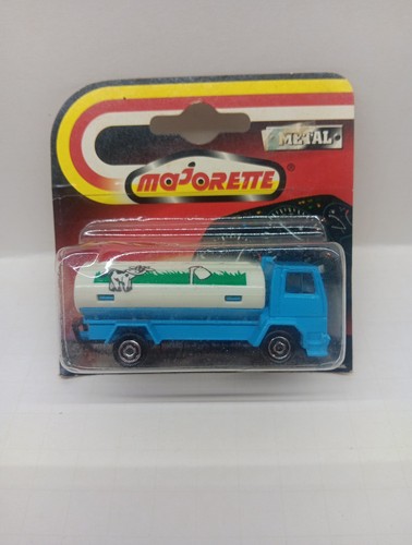 Camion cisterna latte