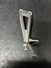 pedana poggiapiedi supporto posteriore SX ORIGINALE Yamaha FZ1 Fazer 1000 RN16