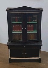 Antica casa delle bambole