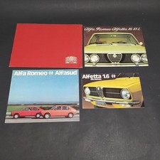 Lotto di 4 cataloghi Alfa Romeo Alfetta, Alfa Sud e schede vetture d'epoca