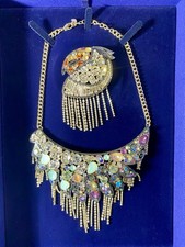 Collana e spilla in cristallo