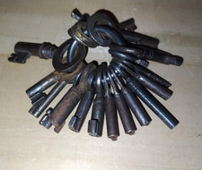 LOTTO STOCK 19 CHIAVI ANTICHE IN FERRO FORGIATO METALLO ANTIQUEVINTAGE