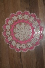 Centrino nuovo all'uncinetto a