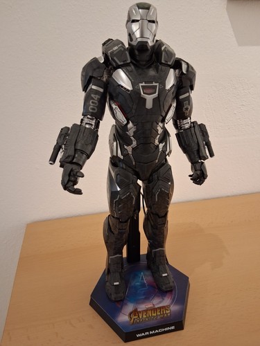 Hot toys war - hot,