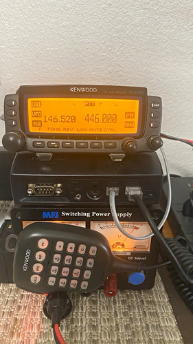 Kenwood d700 radio - tm-d700, fm