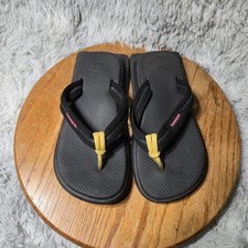 Sandali infradito quadrati