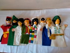 Marionette per teatrino in legno intagliato e stoffa anni '80  personaggi