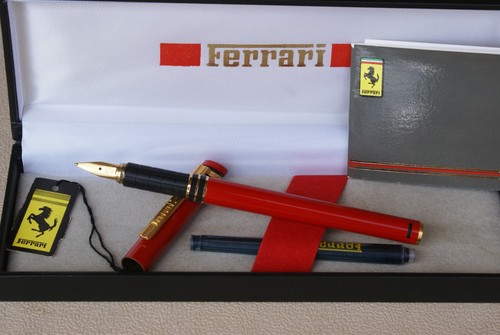 Magnifique stylo plume - , ferrari