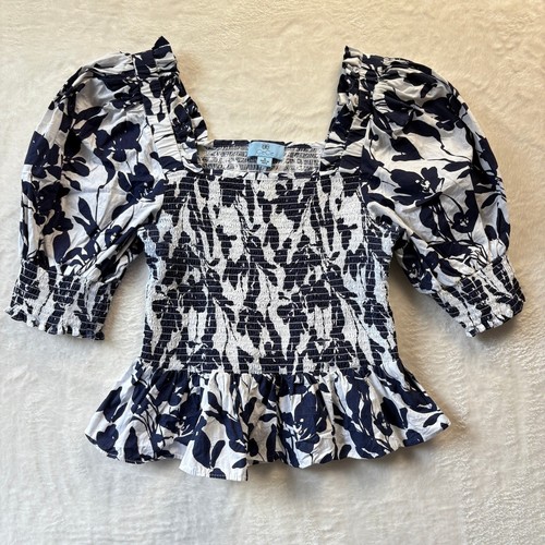 Blusa cece smocked peplum top - cece,