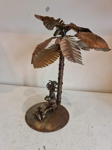 Scultura uomo sotto - , palmo