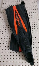 Pinne Aqualung, modello