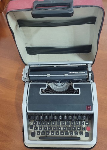 Macchina scrivere olivetti - da,