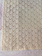 COPERTINA CUORICINI  DA CARROZZINA/CULLA  ALL'UNCINETTO IN LANA  FATTO A MANO