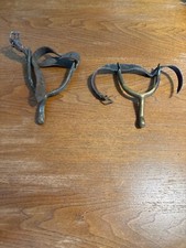 Coppia di speroni metallo per stivali ufficiali Regio Esercito con passanti cuoi