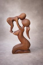 Scultura in legno “Madre e