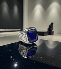 Anello da uomo Acciaio Chirurgico con incisioni Zircone Blù misure 19,20,21