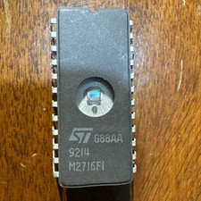 1pezzo Integrato M2716FI SGS