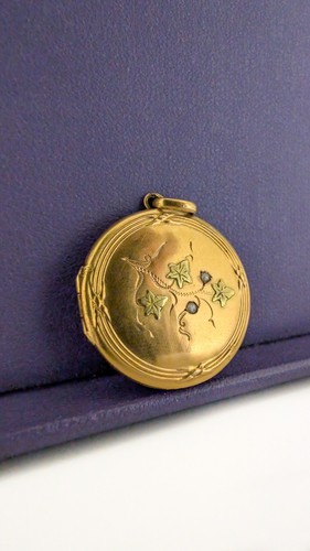 18k gold art - gold, locket