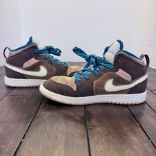 Nike GS Air Jordan 1 Mid SE