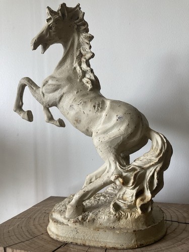 Cheval cabré fonte - cabré,