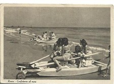 BELLA CARTOLINA DI RIMINI RAGAZZE SU PATTINO MOSCONE DA BAGNINO ANNO 1950