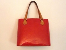LOUIS VUITTON , BORSA in pelle,  vernice ROSSA "Vernis ALMA".  ORIGINALE.