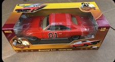 Caricabatteria Auto World 1969 Dodge DUKES OF HAZZARD 1:18 GENERAL LEE raro nuovo con bandiera