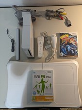 Nintendo Wii Bundle: Console, Wii Balance Board, 2 giochi e Accessori Originali.