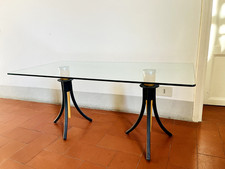 tavolo in vetro con gambe in ferro 