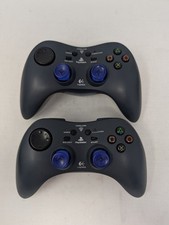 2x Logitech Controller