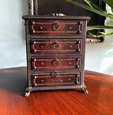 Scrigno portagioie vintage in