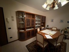 Soggiorno Completo Di Tavolo E