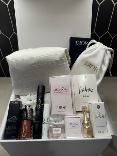 Dior beauty white logo - cd,