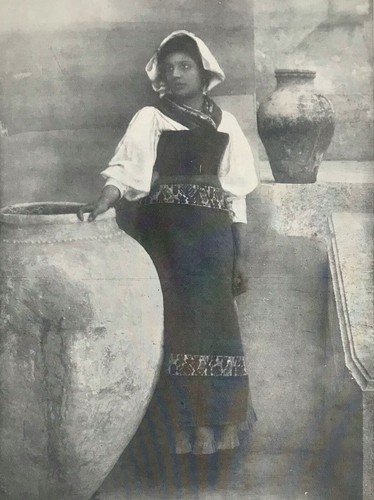Young sicilian traditional - sicilian,