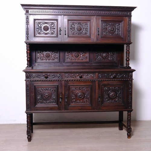 Credenza rinascimentale primi