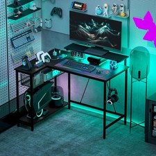 Scrivania Angolare Gaming Computer Luci LED Porte USB Ripiani a Forma di L Casa Ufficio