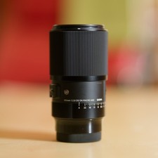 Sigma 105 mm f/2.8 DG DN Macro