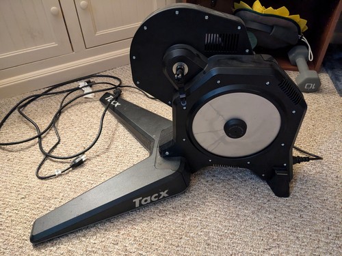 Tacx t2900 flux smart bike - tacx,