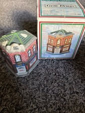 Christmas Village Collection. Vintage 1993 "Gem Drugs"-Home Town America 