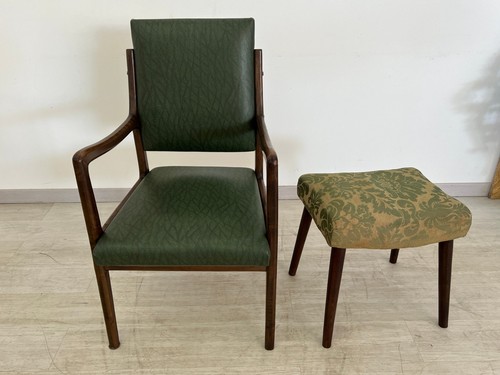 Poltrona vintage con sgabello