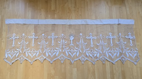 Antico soffitto bianco per
