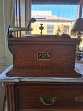 GRAMMOFONO ANTICO VICTOR VV-VI (MANCANTE LA TESTA CON PUNTINA)MIS.39X41 CM H.35 