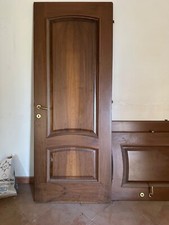 Porte  da interno in legno massello antico colore marrone scuro 