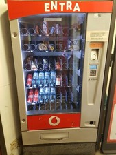 DISTRIBUTORE AUTOMATICO