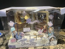 NUOVA scatola 2004 Lil Bratz Sno Fun Ski Lodge pista da ballo 6 in 1