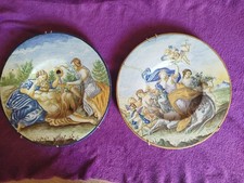 Due piatti in ceramica fine